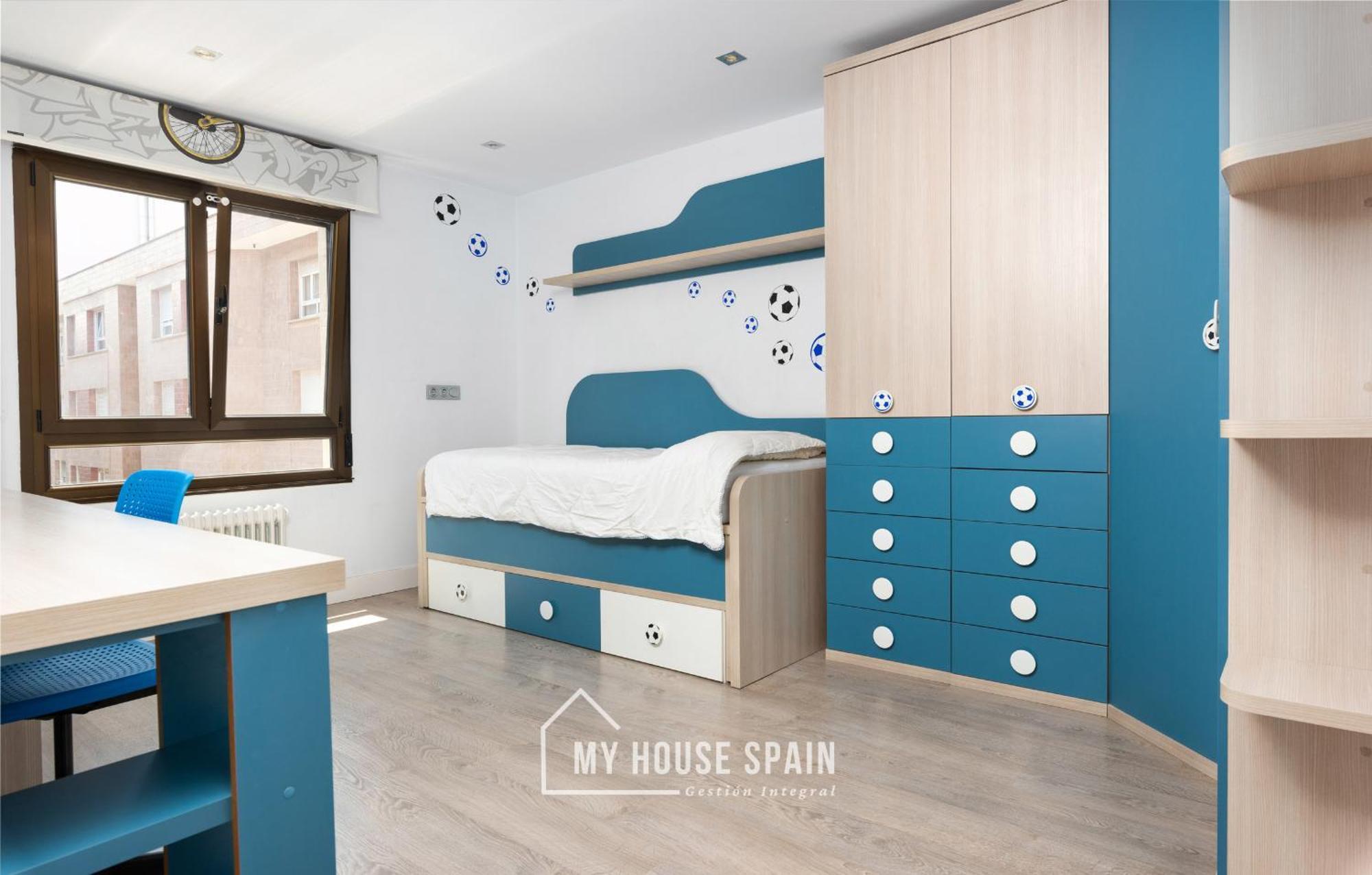 Myhousespain - Espacioso Piso Con Parking 기욘 외부 사진