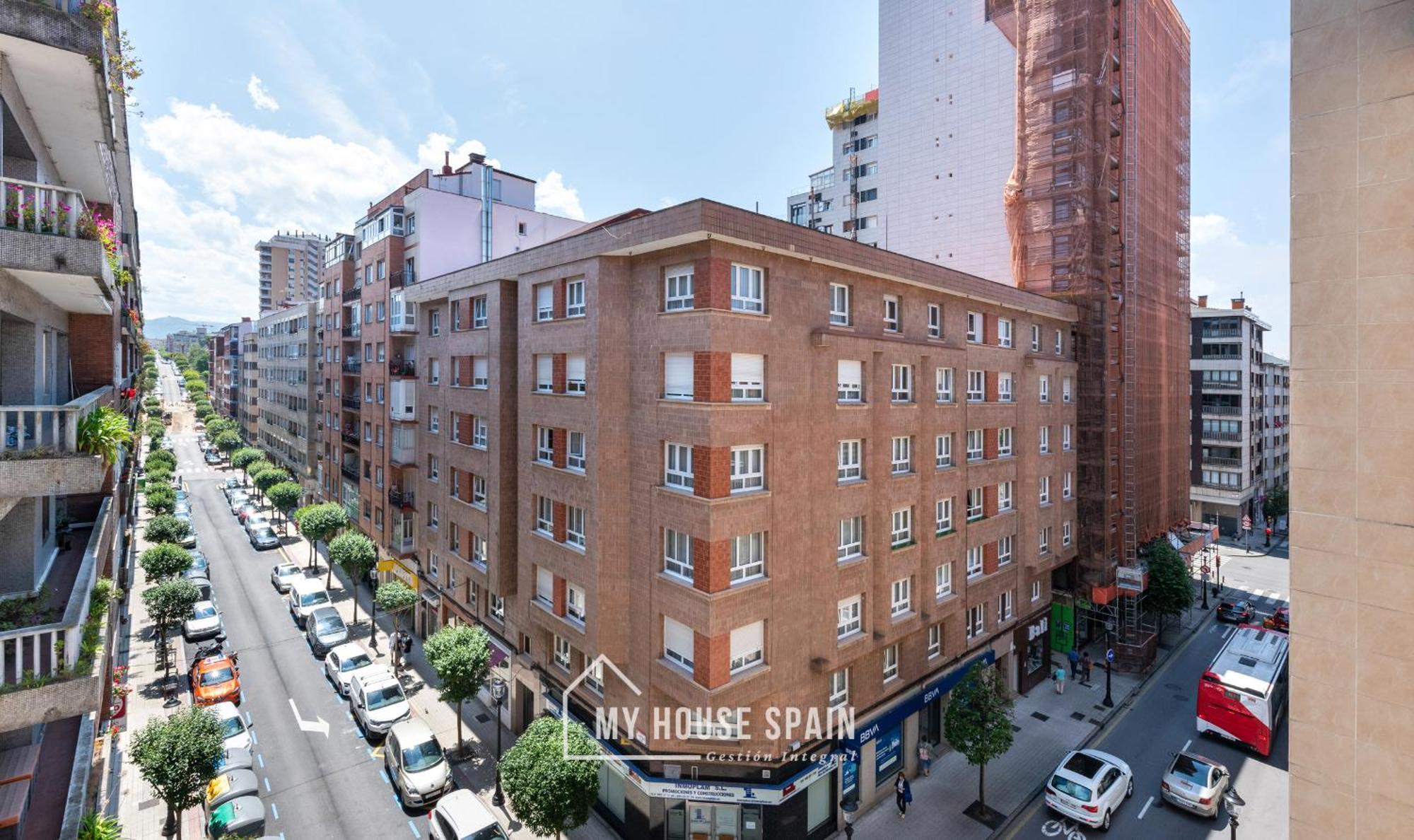 Myhousespain - Espacioso Piso Con Parking 기욘 외부 사진
