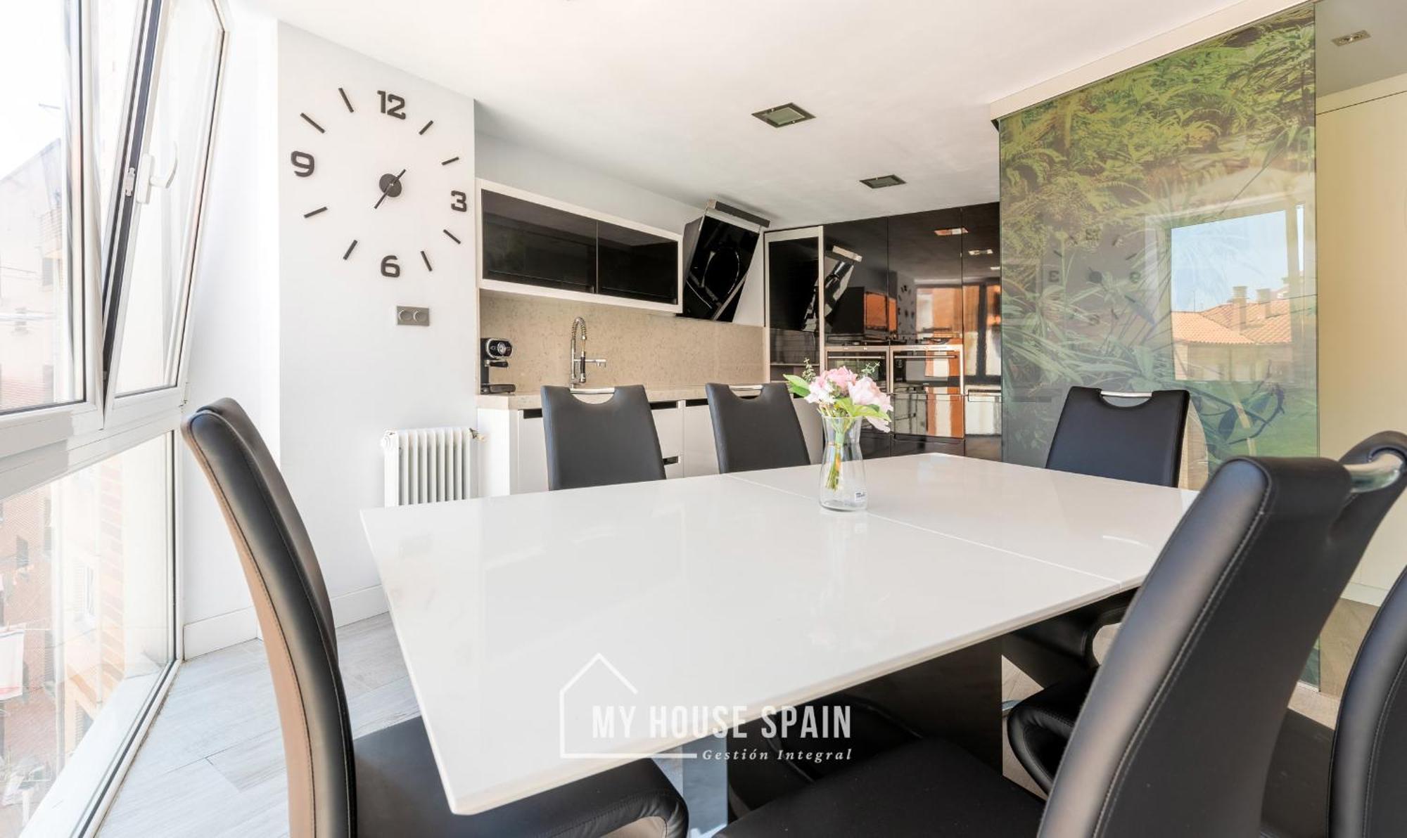 Myhousespain - Espacioso Piso Con Parking 기욘 외부 사진